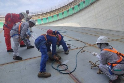 天氣太熱? 化工建設者堅持&ldquo;向前沖&rdquo;